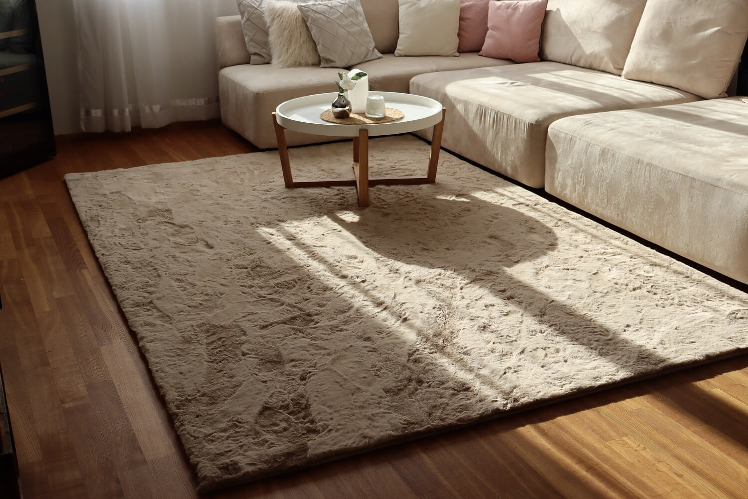 Vlekken uit het tapijt verwijderen - zo eenvoudig is het