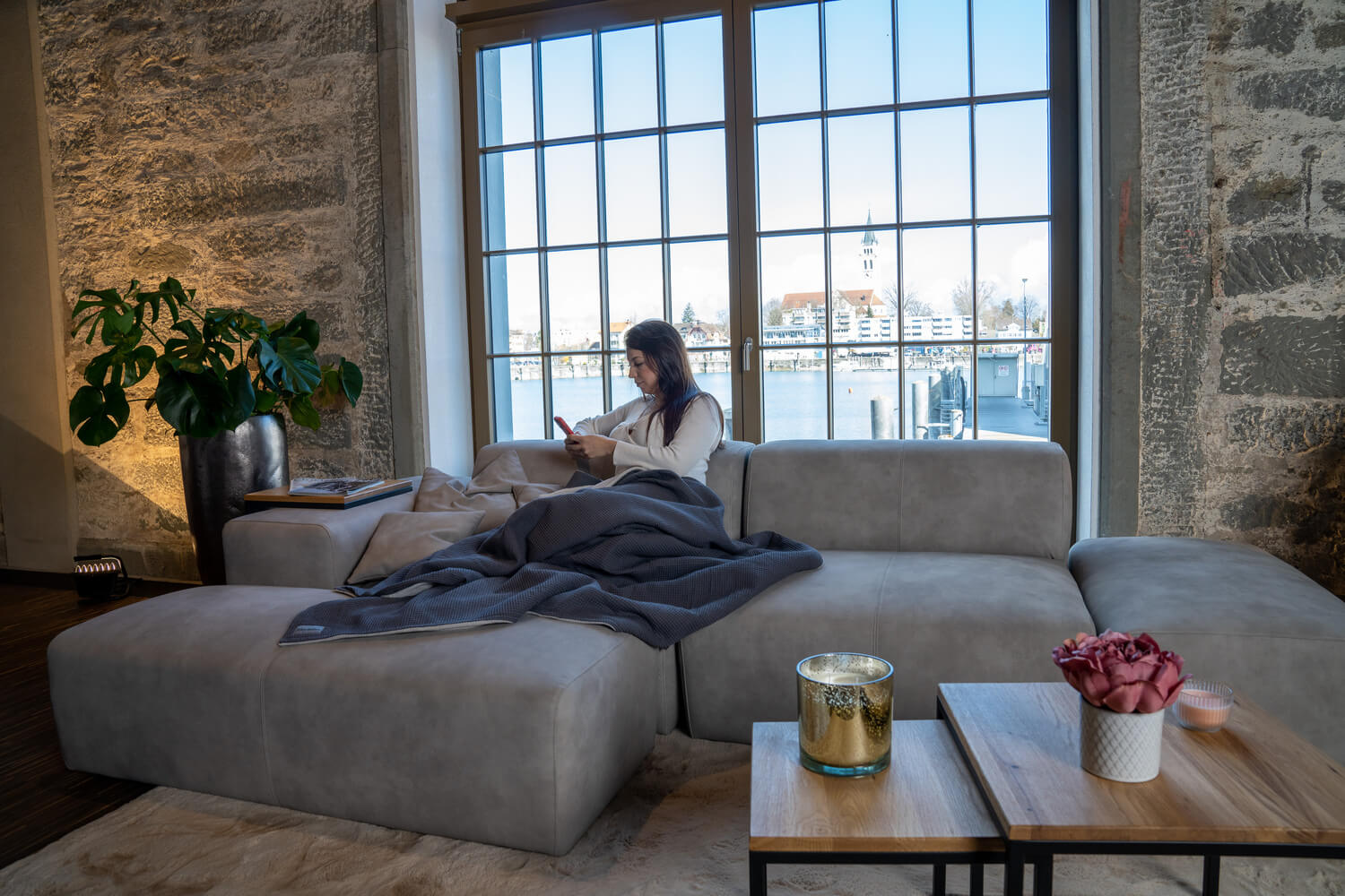 Hoe vind ik de juiste sofa bij rugklachten?