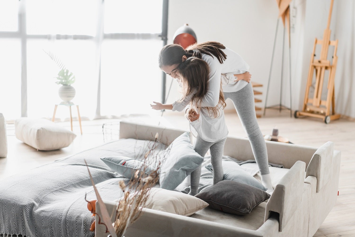 Katzen vom Sofa fernhalten: So funktionierts - Livom