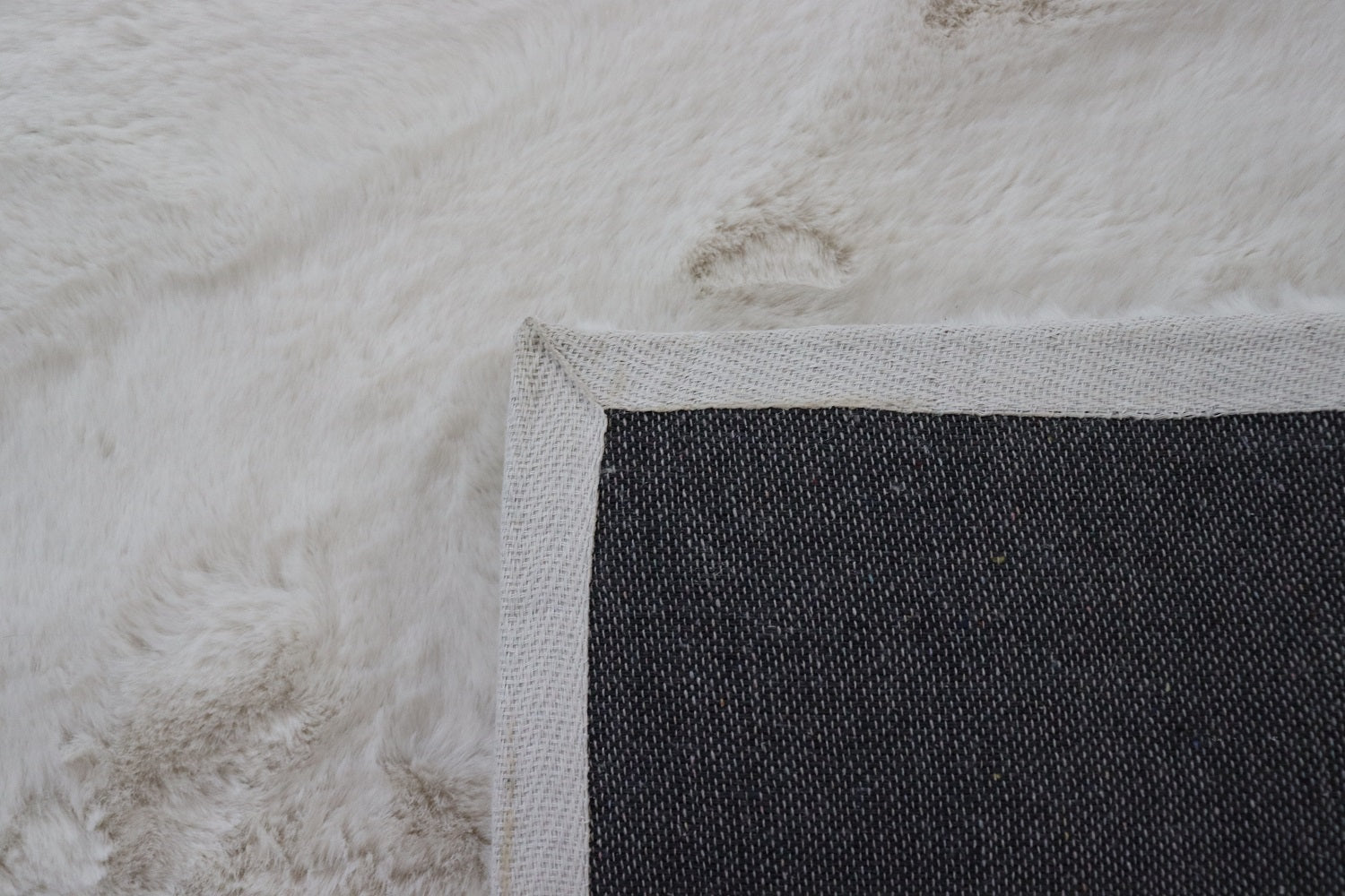 Wie reinige ich meinen Teppich? - Livom